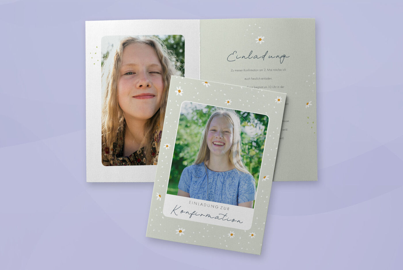 Einladungskarte zu einer Konfirmation, mit Foto eines Mädchens und Gänseblümchendesign