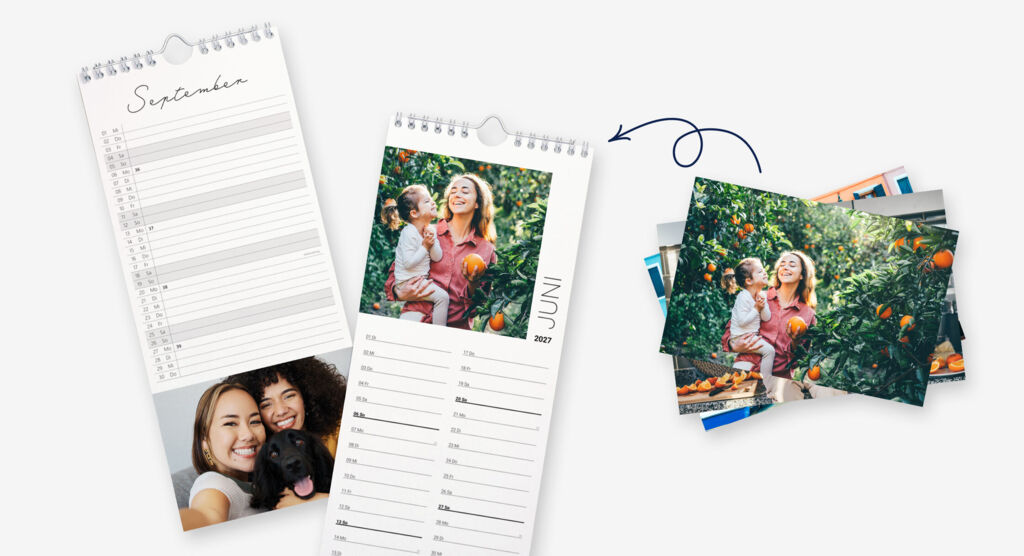 Zwei Küchenkalender mit verschiedenen Kalendarien.