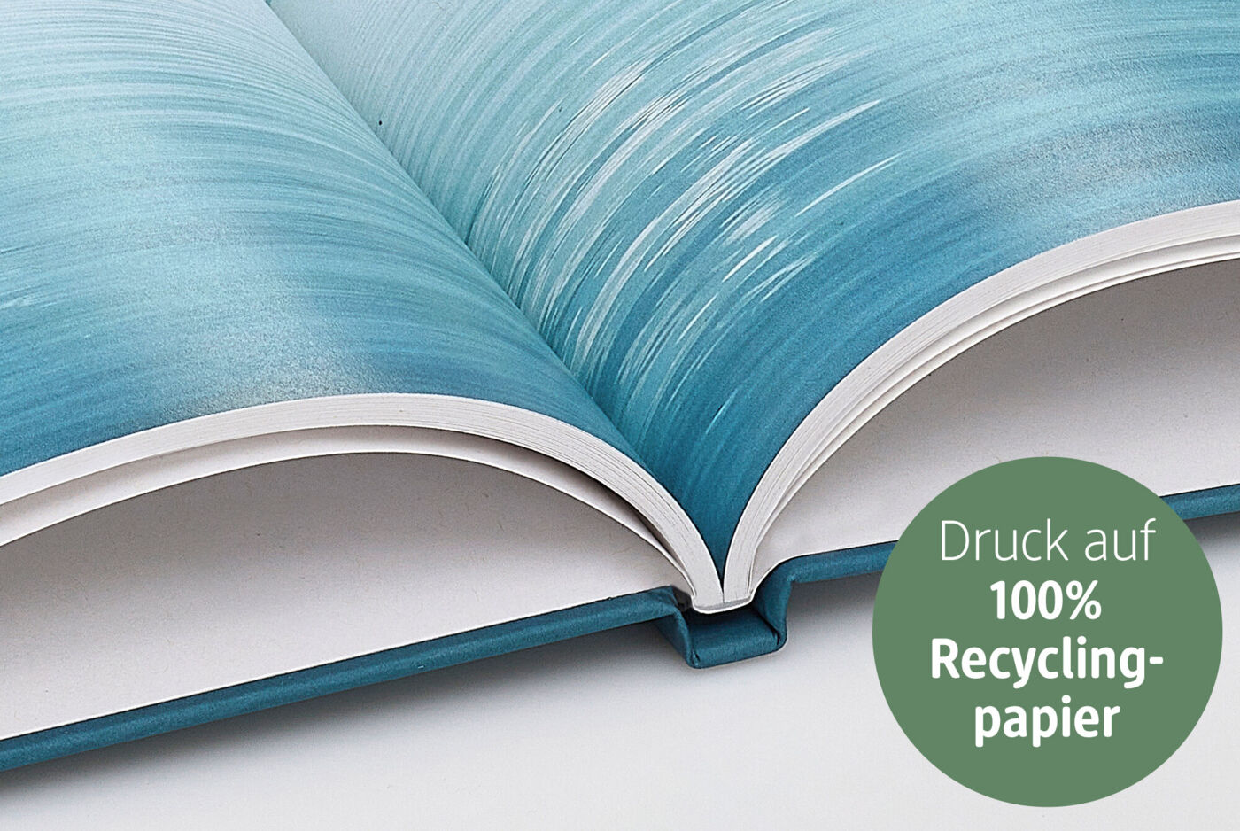 Detailansicht der Innenseiten: Digitaldruck Recyclingpapier.