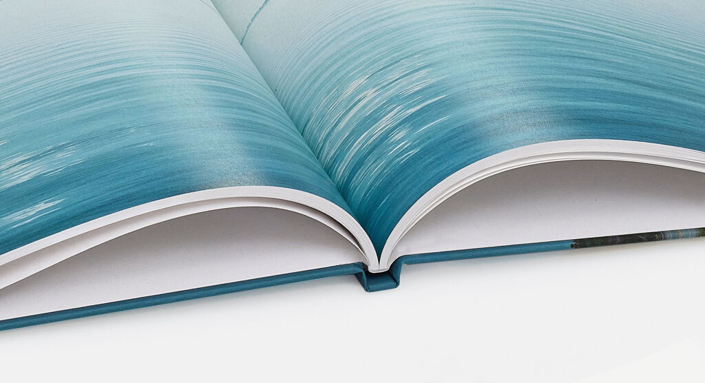 Detailansicht der Innenseiten: Digitaldruck Recyclingpapier.